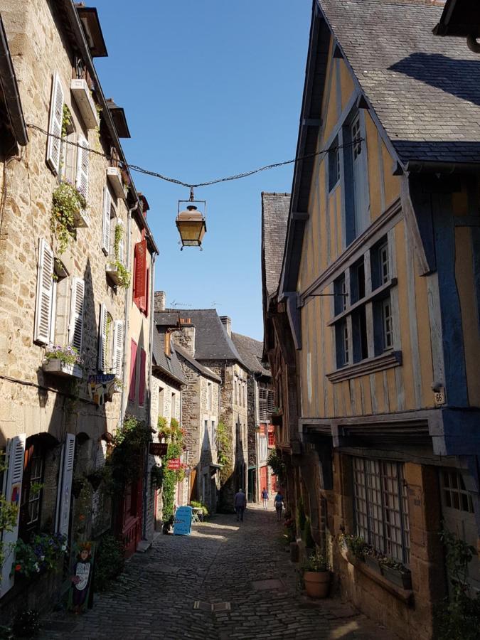 Sejour Confort Au Port De Dinan Exterior photo